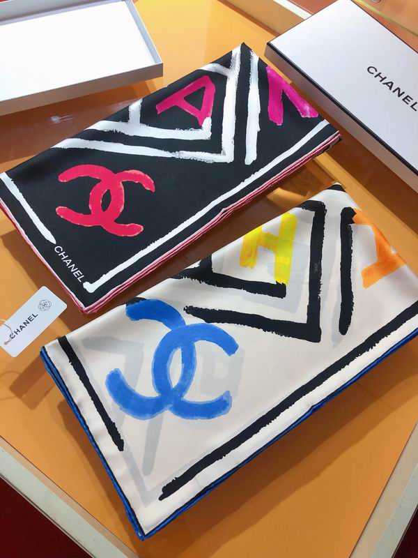 Chanel silk scarf 90X90cm E18